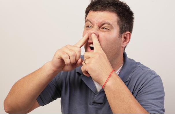 鼻炎有哪些症状，怎么治疗鼻炎？