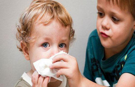 如何预防宝宝鼻塞呢？宝宝鼻塞又是什么造成的呢？